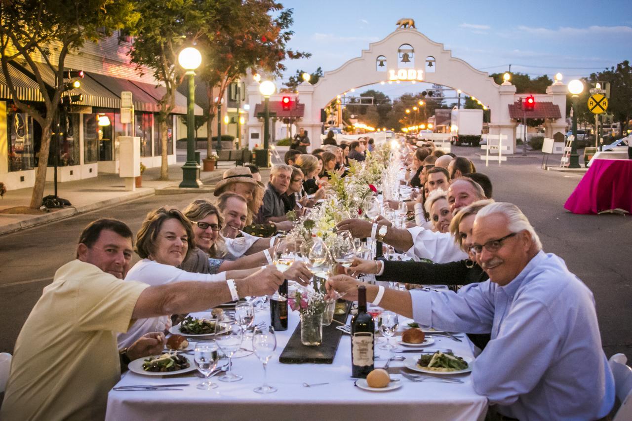 Bordeaux Inn Lodi Exteriör bild